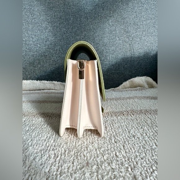 Brand New Crossbody Bag💚 - Picture 11 of 13